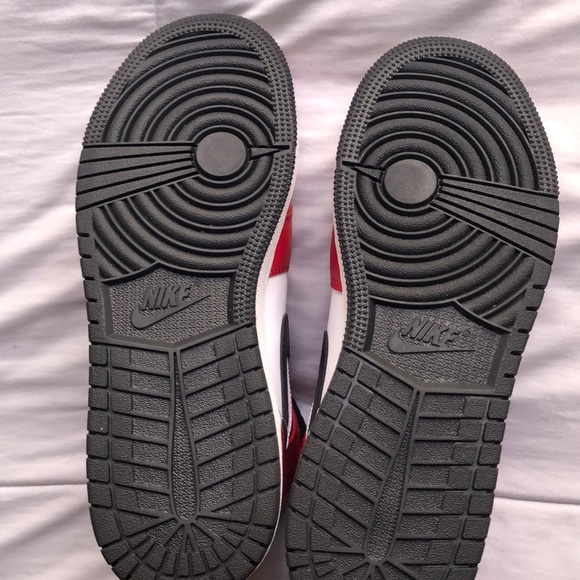 Nike Air Jordan 1 mid GS - Picture 7 of 8